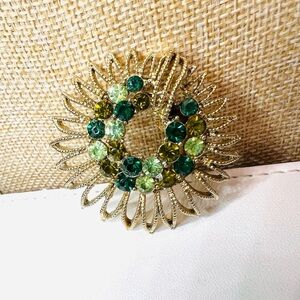 Vibrant Green and Gold VTG Brooch